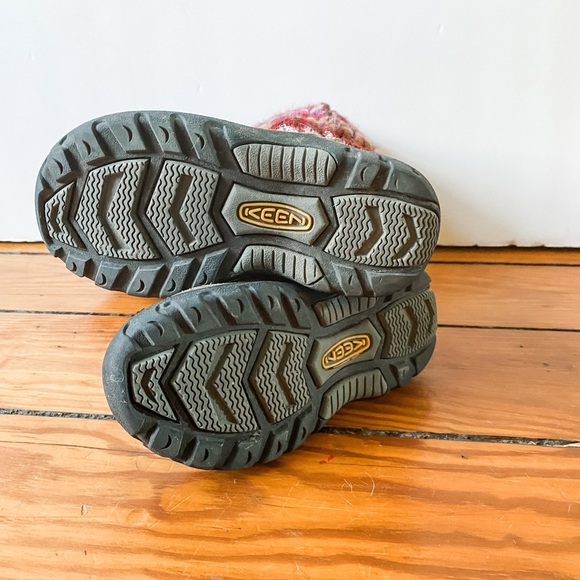 Keen Auburn Sweater Boots, little girls size 10 - Picture 5 of 9